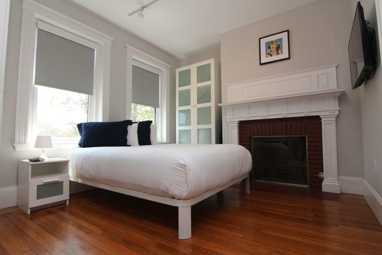 Large Studio W/ Queen And Sofa Bed..#38 Brookline Exterior photo